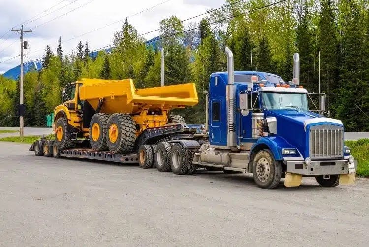 Navigating the Challenges of Heavy Hauls with Precision and Safety