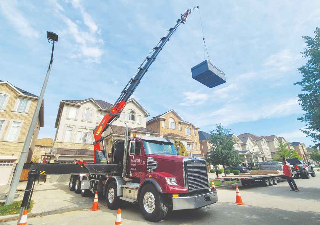 Braymore Crane Rental Reaches New Heights with Knuckleboom Cranes