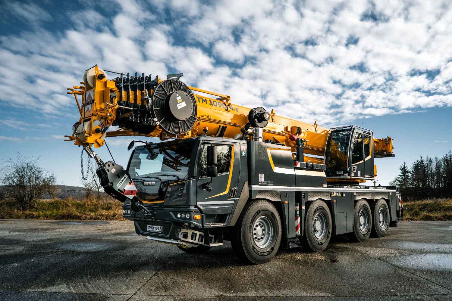 Liebherr Introduces LTM 1090-4.3 with LICCON3 Control System