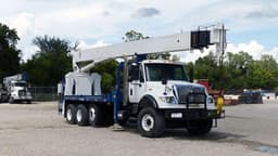 National Crane Boom Truck National 9125A Ut 387