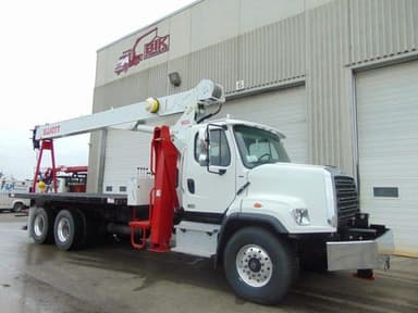 Elliott Boom Truck 1870F On Freightliner 108Sd