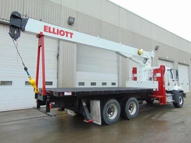 Elliott Boom Truck 1870F On Freightliner 108Sd