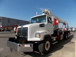 Elliott Boom Truck 30105 On Western Star 4700