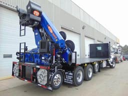 Pm Articulating Cranes 47529 On Kenworth T880