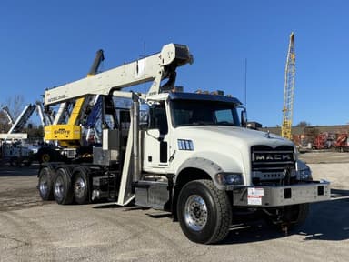 National Crane Boom Truck 671E2