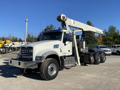 National Crane Boom Truck 671E2