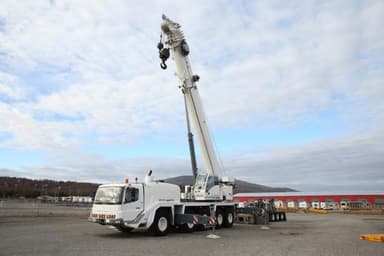Grove All Terrain Crane Gmk5135