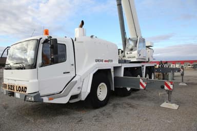 Grove All Terrain Crane Gmk5135