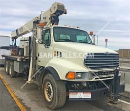 National Crane Boom Truck 8100D 210363