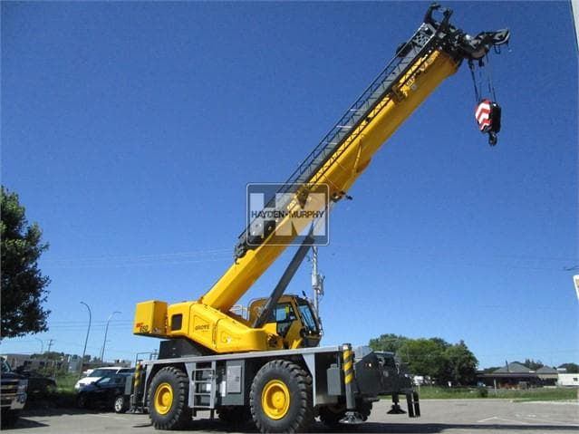 Grove Rough Terrain Crane Grt655
