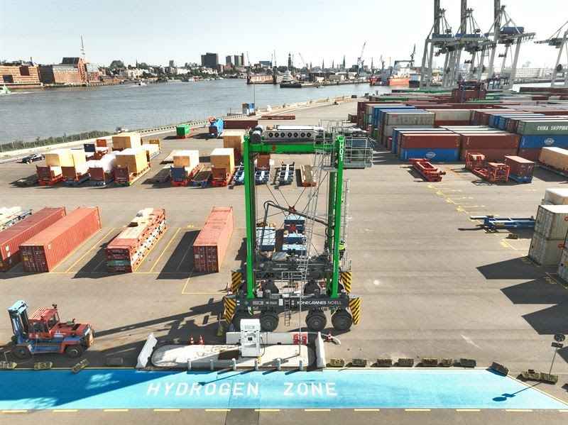 Konecranes Unveils Hydrogen Fuel Cell Straddle Carrier at TOC Americas