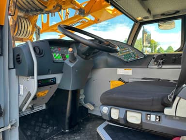 2015 LIEBHERR LTM 1130-5.1 165 US TON CLASS (130 METRIC TON) ALL TERRAIN CRANE